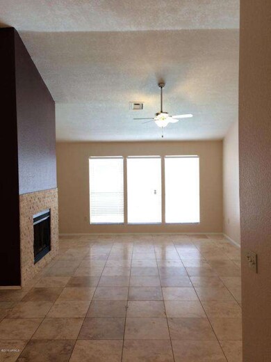 Living Room (2)