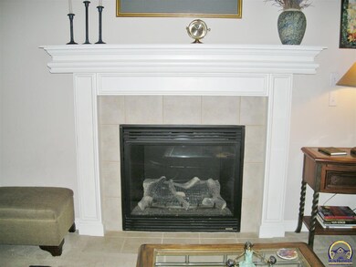 3628 SW Spring Hill Dr, Topeka, KS 66614 - photo 4