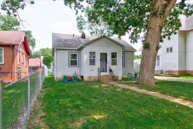 02-3841 11th St-2