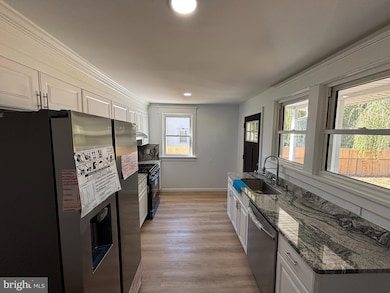 59 Pine St, Beverly, NJ 08010 - photo 2