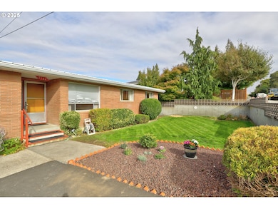 2803 E 12th St, the Dalles, OR 97058 - photo 2