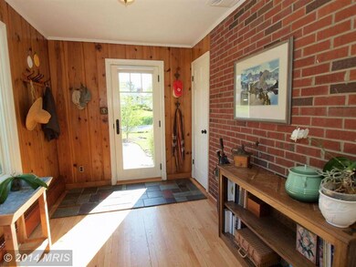 2044 Reynolds St, Falls Church, VA 22043 - photo 4