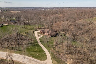 365 Abbotsford Rd, Cedar Rapids, IA 52403 - photo 2