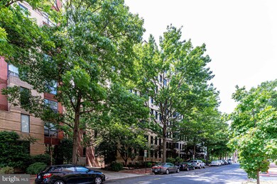 Swarthmore Condos unit 611, Washington, DC 20037 - photo 5