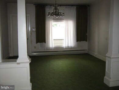 310 N Elizabeth St, Tamaqua, PA 18252 - photo 2