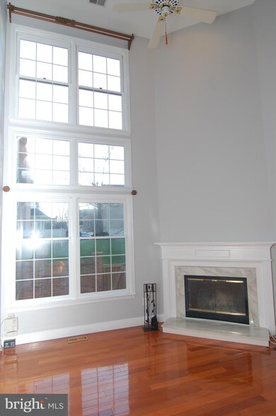 10928 Bloomingdale Dr, Rockville, MD 20852 - photo 2