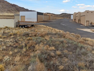 Lot 70 pic taxi way