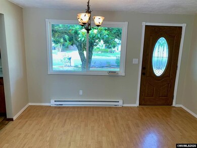 1055 S 4th St, Independence, OR 97351 - photo 4