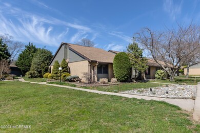 15 Danbury Ct, Red Bank, NJ 07701 - photo 2