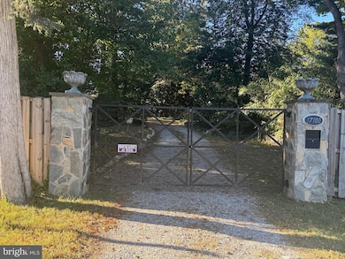 17100 King James Way, Gaithersburg, MD 20877 - photo 2