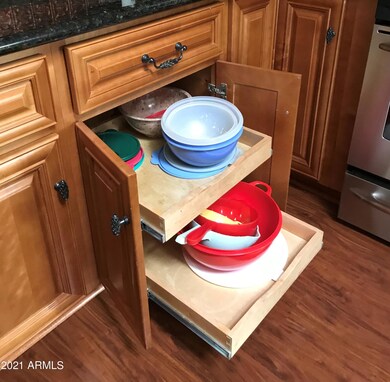 Kitchen pull out drawers