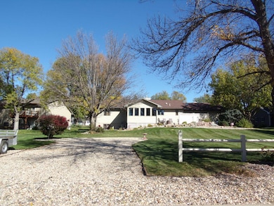 1409 N Ridge Rd, Mitchell, SD 57301 - photo 3