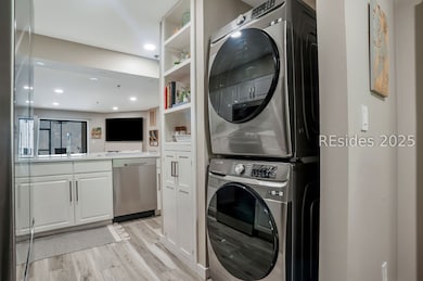 50 Yacht Cove Dr unit 214, Hilton Head Island, SC 29928 - photo 2