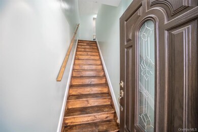 11542 Inwood St unit 2, Jamaica, NY 11436 - photo 3