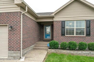 140 Gentry Crossings Ct, Mount Washington, KY 40047 - photo 2