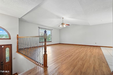 1201 Eastbrook Dr, Kingsport, TN 37663 - photo 5