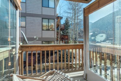 Tomboy Lodge 202 Deck