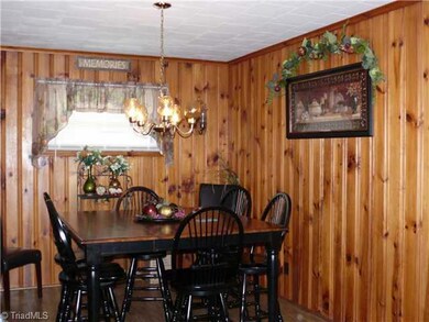 2104 Lamar Dr, Asheboro, NC 27203 - photo 6