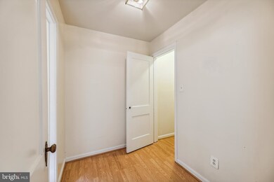 1909 N Rhodes St unit 25, Arlington, VA 22201 - photo 6