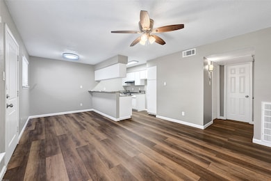 1529 Wirt Rd unit 19, Houston, TX 77055 - photo 6