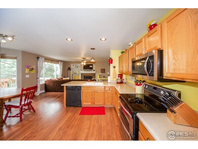 Large Kitchen w/newer SS Appliances