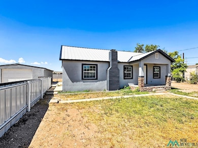 109 S Clayton St, Carlsbad, NM 88220 - photo 3