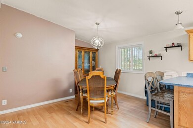 8809 Canter Ln-20