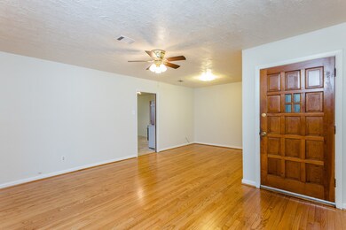 2315 Saxon Dr, Houston, TX 77018 - photo 5