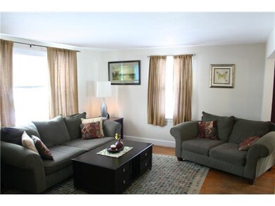Living Room. Bright roomy livingroom.
