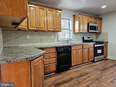 332 E Linden Ave, Lindenwold, NJ 08021 - photo 3