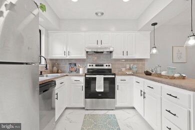 9431 Gentle Cir, Montgomery Village, MD 20886 - photo 4