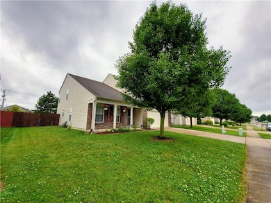 2634 Monarchy Ln, Greenwood, IN 46143 - photo 5