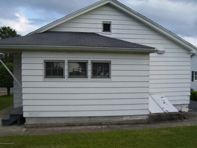 1012 Baker St, Taylor, PA 18517 - photo 2