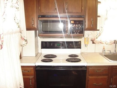 2209 2nd Ave, Whitehall, PA 18052 - photo 4