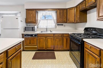 24 Silvers Ln, Plainsboro, NJ 08536 - photo 6