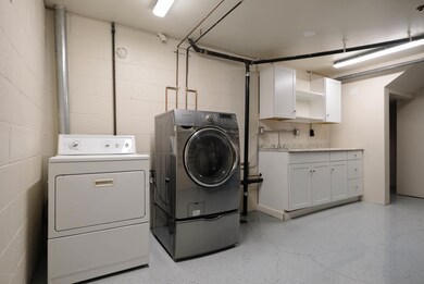 Basement Laundry - DSCF1654 3000