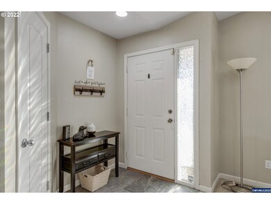 2477 Dorsey Dr, Hubbard, OR 97032 - photo 4