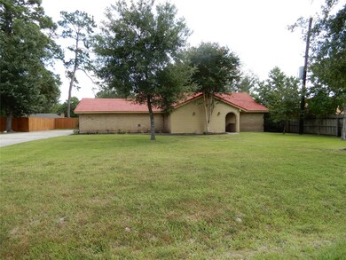210 Beaumont Dr, Magnolia, TX 77354 - photo 3