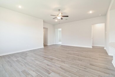 1619 Vista View Dr, Pleasanton, TX 78064 - photo 7