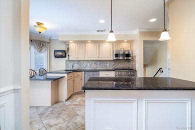 2863 Harbor Rd, Merrick, NY 11566 - photo 7