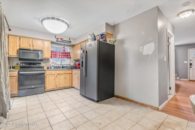177 E 2ND Street
