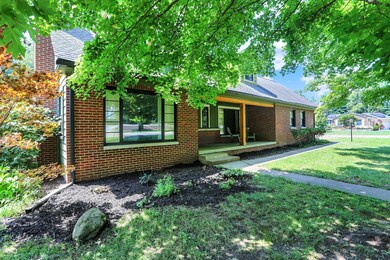 2796 Sycamore St, Columbus, IN 47201 - photo 3