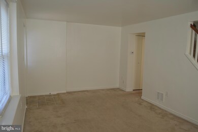 1325 Cypress Ave, Wilmington, DE 19805 - photo 4