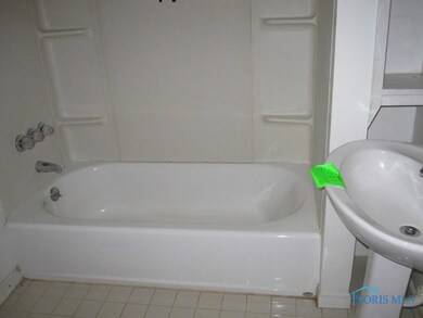 1823 Talbot St, Toledo, OH 43613 - photo 7