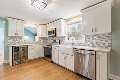 7 Christine Dr, Barrington, RI 02806 - photo 2