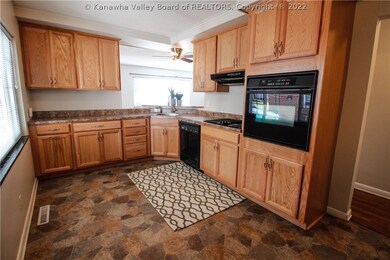 2906 Gillespie Dr, Dunbar, WV 25064 - photo 5