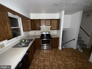 537 Butternut Dr, Fredericksburg, VA 22408 - photo 3