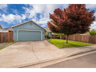 1852 S 60th St, Springfield, OR 97478 - photo 2