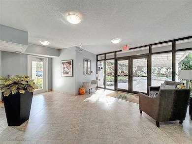 Palm-Aire  Oaks Lane Building 68 unit 410, Pompano Beach, FL 33069 - photo 4