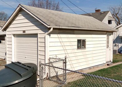 717 S. Harris garage